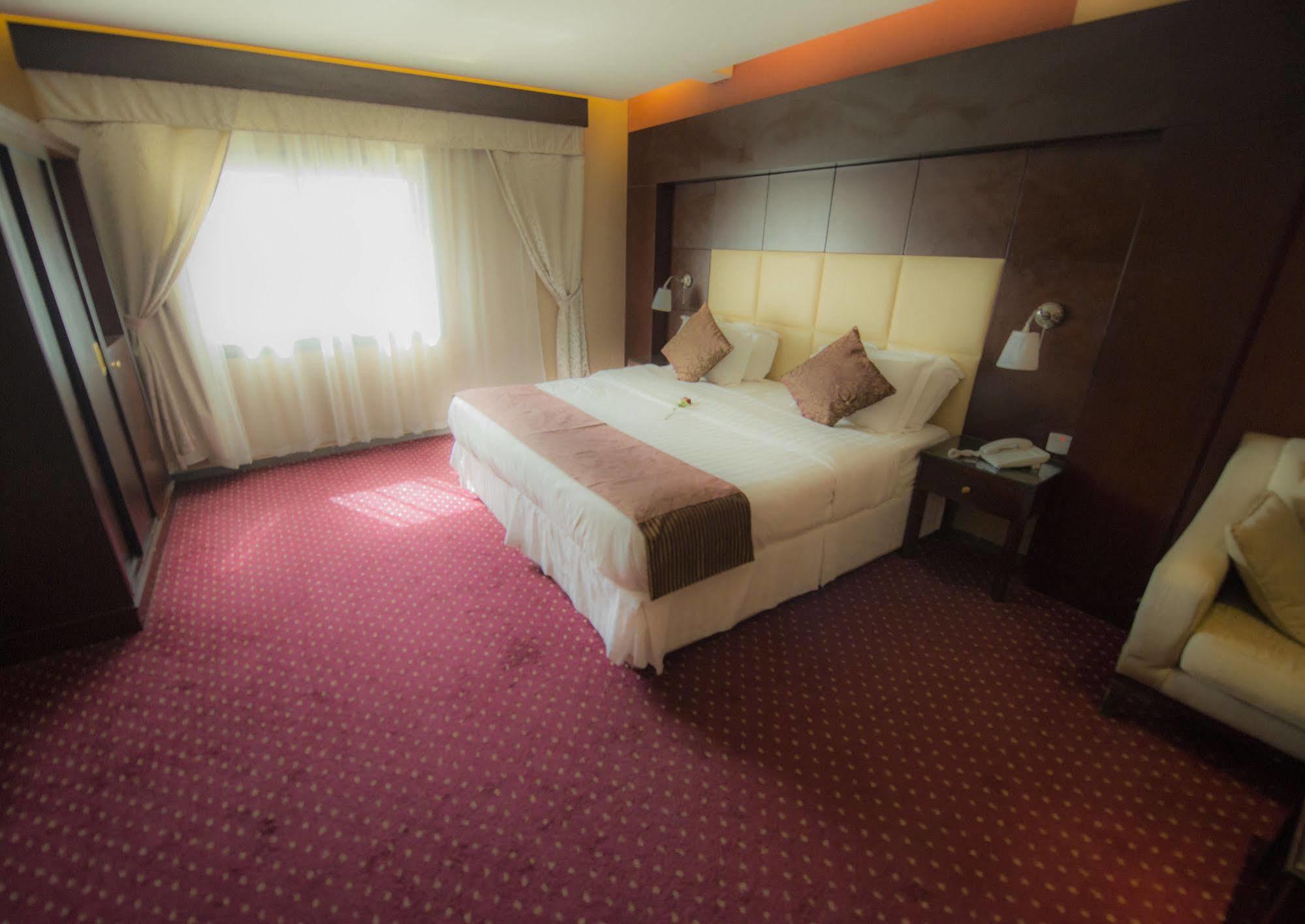 Sharz Hotel Buraidah Ngoại thất bức ảnh
