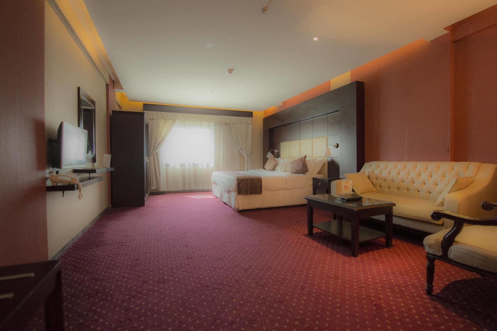 Sharz Hotel Buraidah Ngoại thất bức ảnh